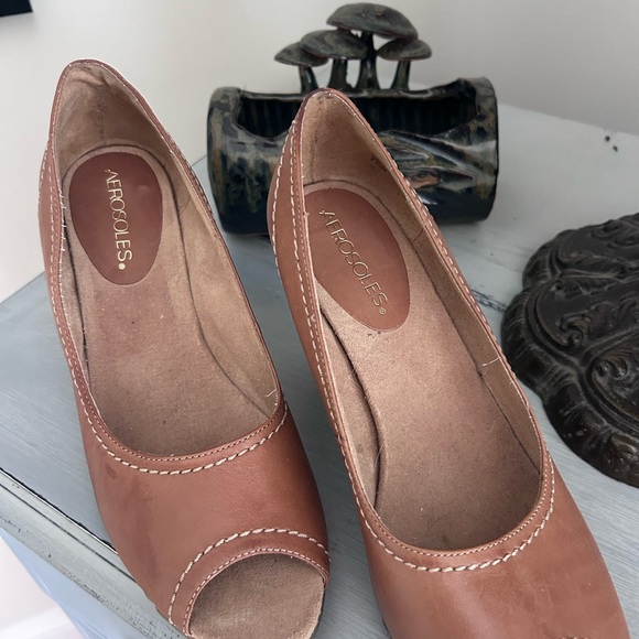 AEROSOLES Shoes - AEROSOLES Brown Tan Peep-Toe Wedge Pumps